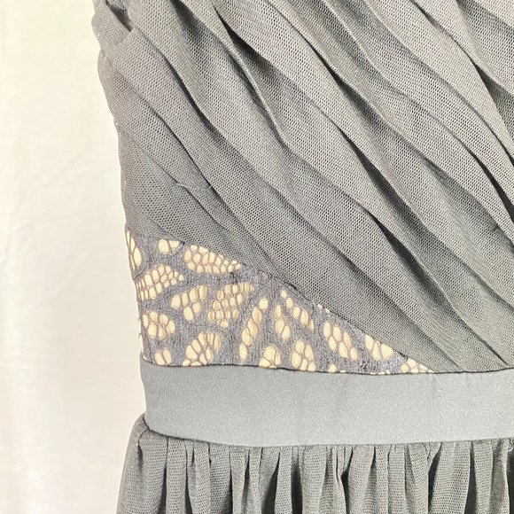 Eclipse Black Evening Cocktail Party Dress with Lace and Capped Sleeves - Picture 4 of 10